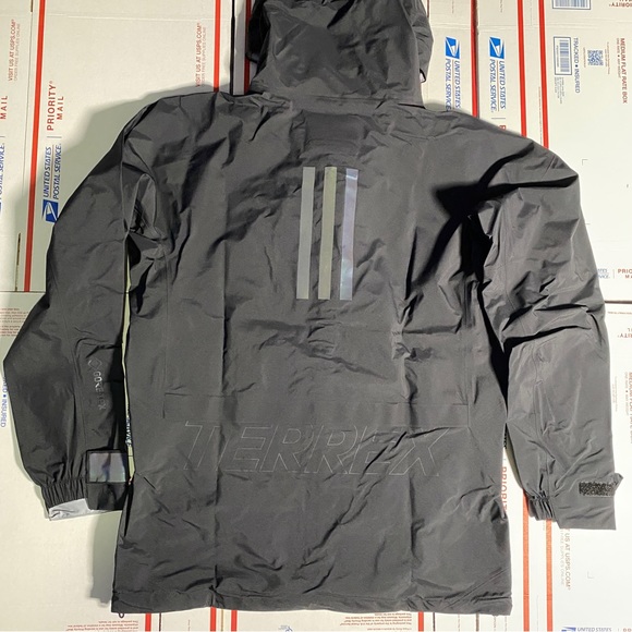 Adidas Terrex Myshelter Gore-Tex Rain Jacket - Picture 4 of 13